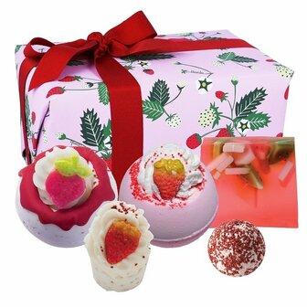 Strawberry Feels Forever Gift Pack